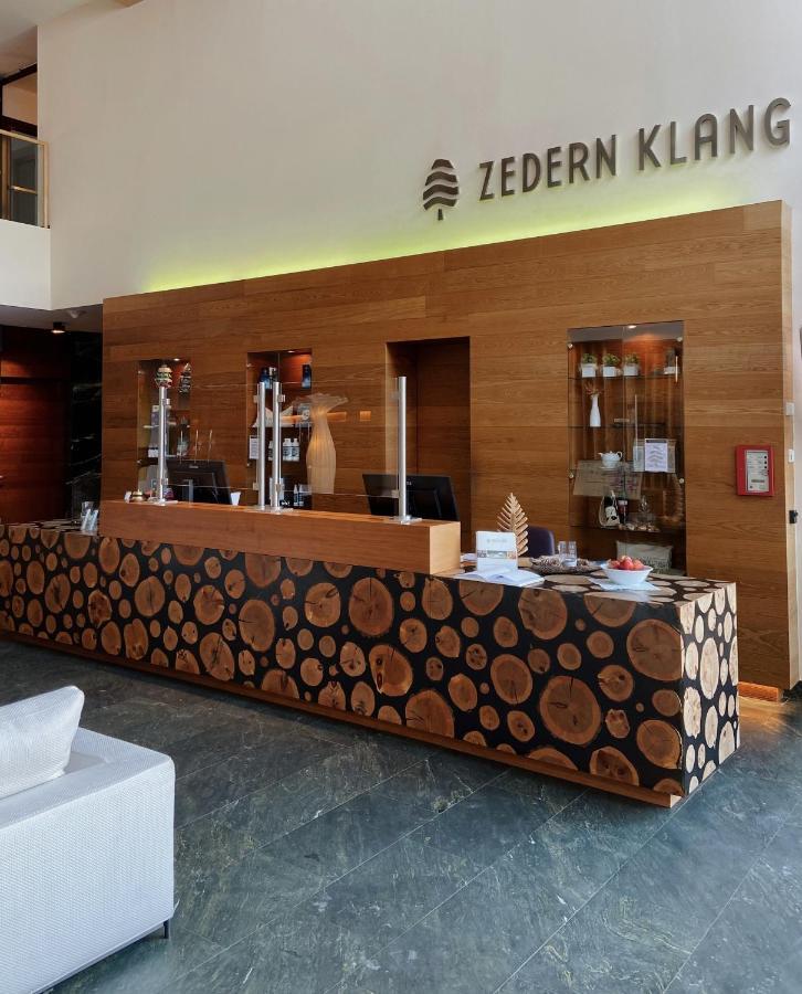 Spa Hotel Zedern Klang Hopfgarten in Defereggen Exterior foto